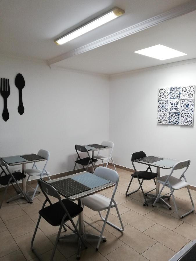 Fx Pena Hostel ฟุงชาล ภายนอก รูปภาพ